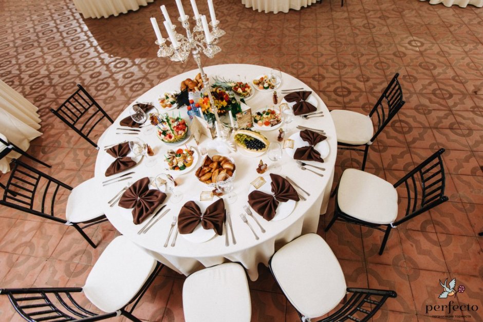 Сервировка праздничного стола в классическом стиле