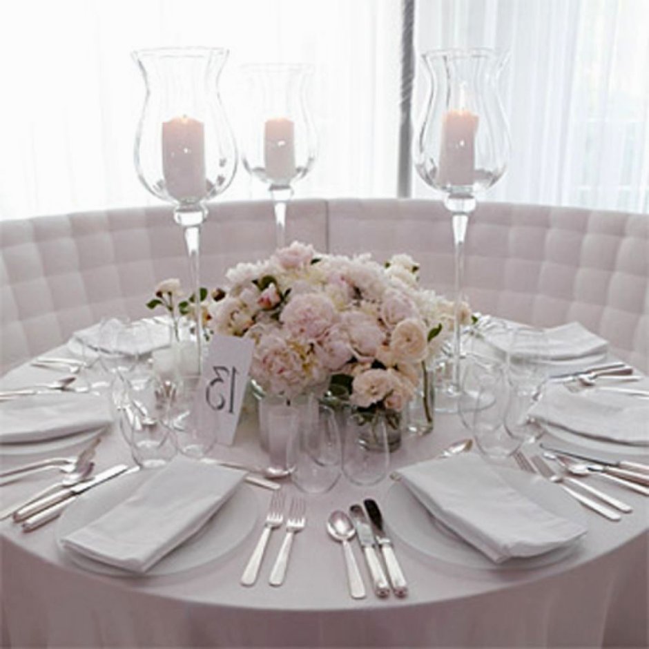 Сервировка круглого стола