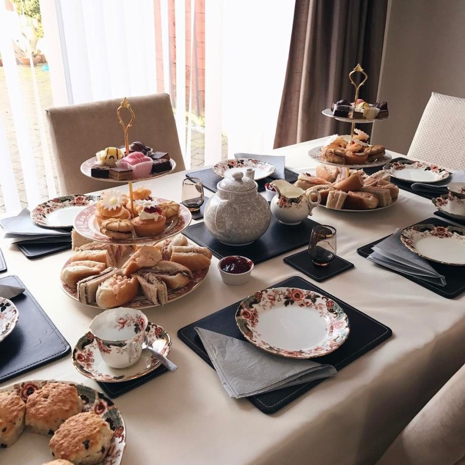 Сервировка круглого стола