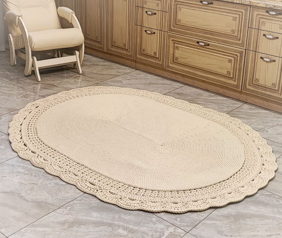 Овальный ковер с розами