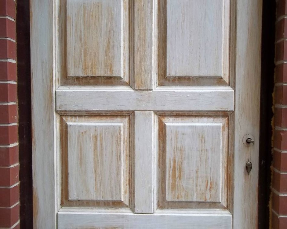 Деревянные двери в интерьере