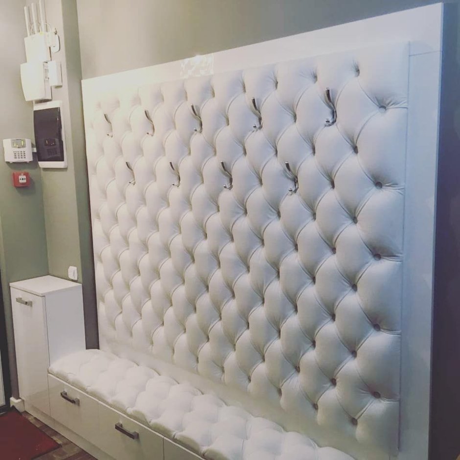 Мягкая стена в коридоре