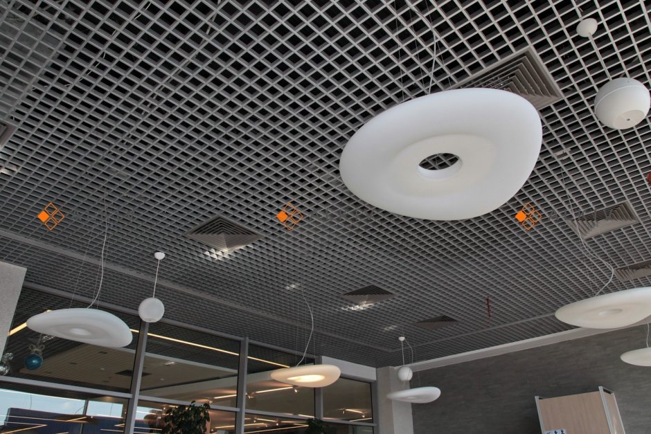 Грильято потолок ячейки 50 на 50