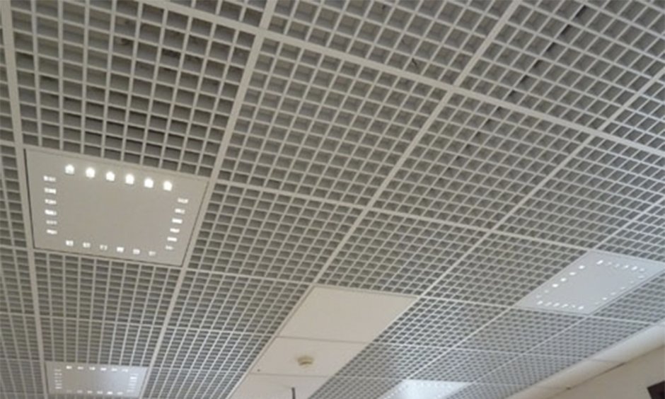 Грильято потолок с системой Армстронг т-24