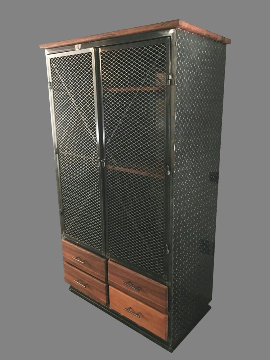Шкаф из металлической сетки