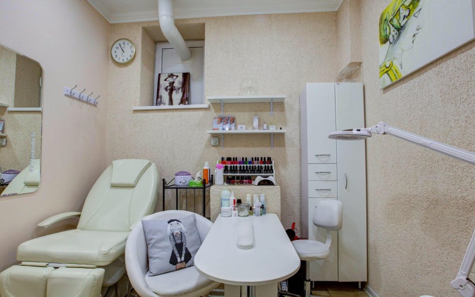 Интерьер маникюрного и педикюрного кабинета