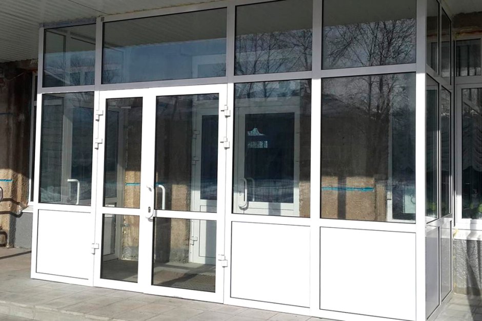 Пластиковая входная группа