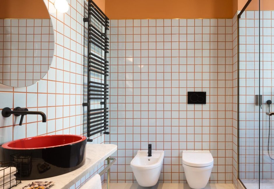 Белая плитка с черной затиркой