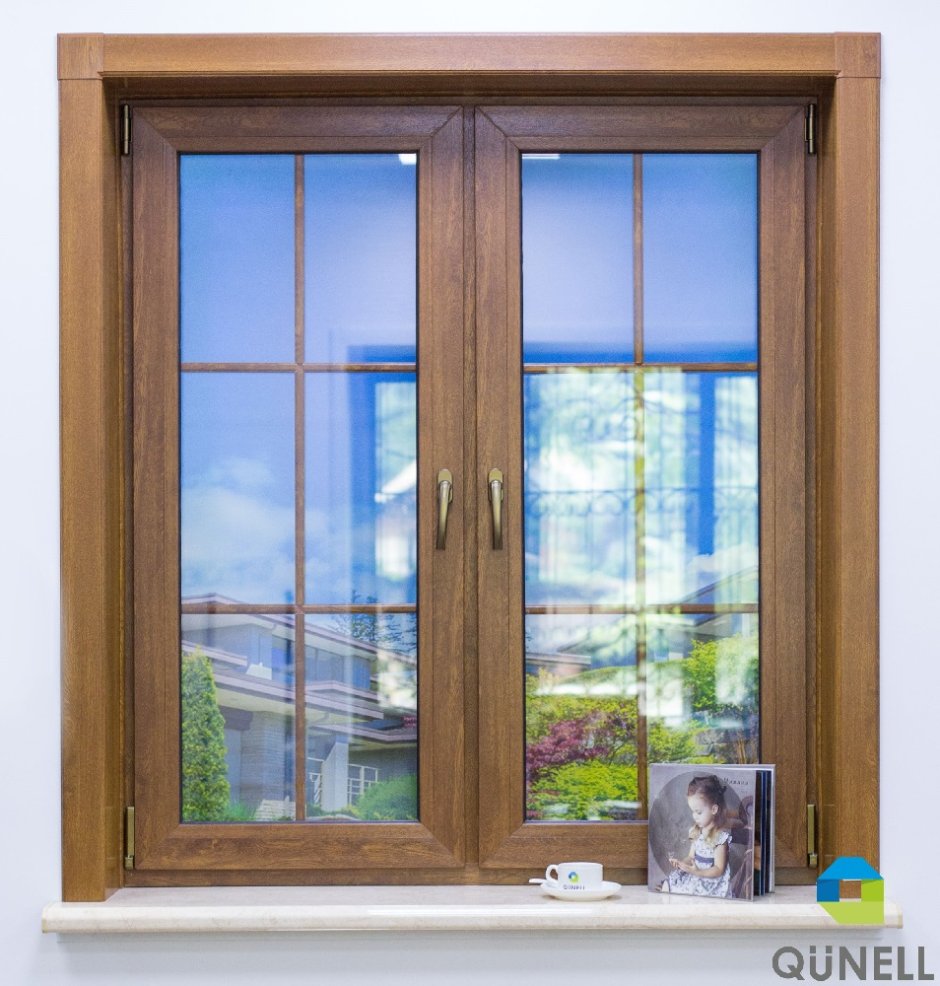 Коричневые пластиковые окна
