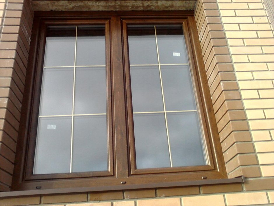 Рустикальный дуб Рехау окно