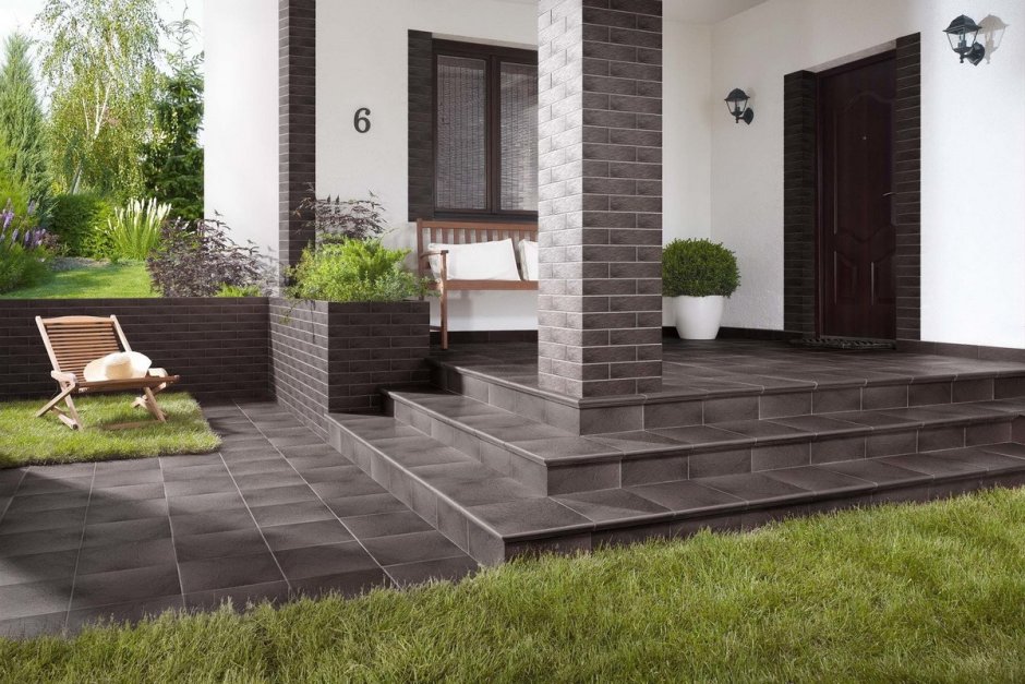 Отделка крыльца