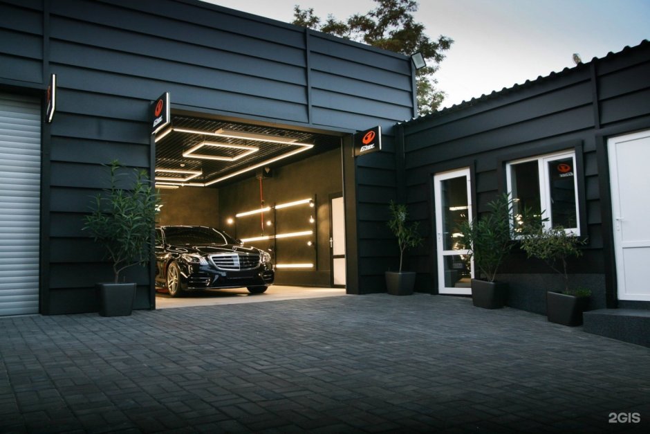 Освещение в детейлинг студии