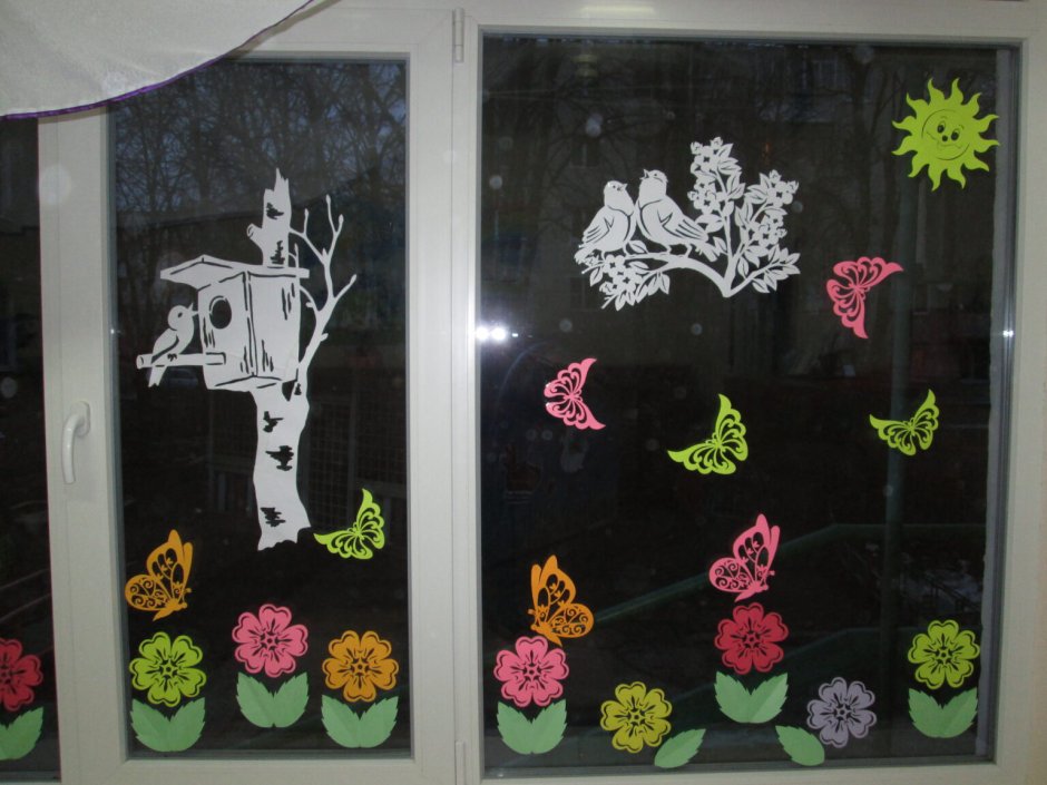 Украшение окон к весне