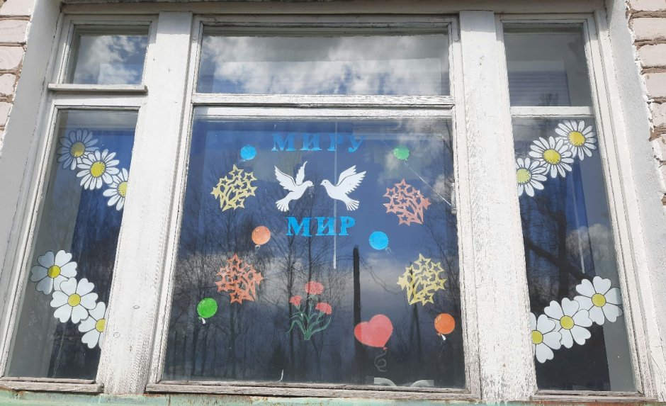 Украшение окон к весне в детском саду