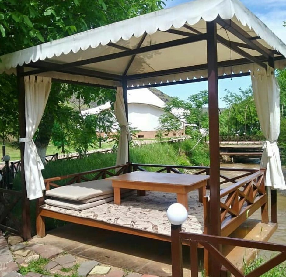 Узбекская беседка с топчаном