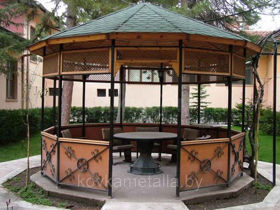 Беседка металлическая с деревом