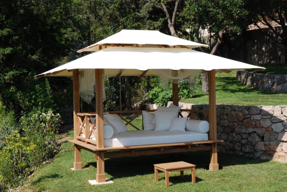 Пляжная беседка на даче