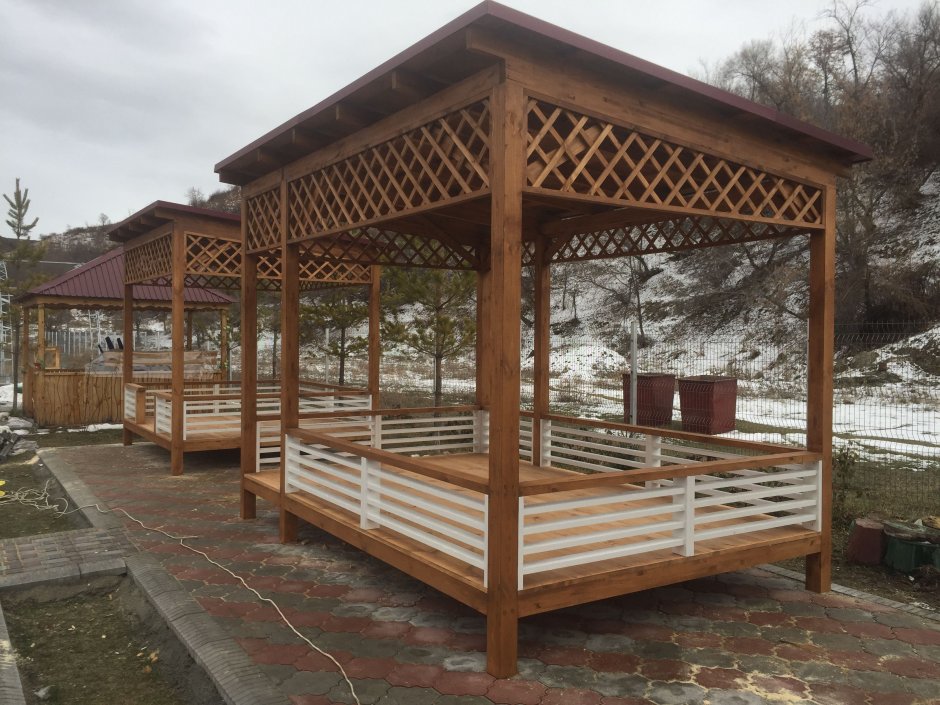 Беседка с топчаном