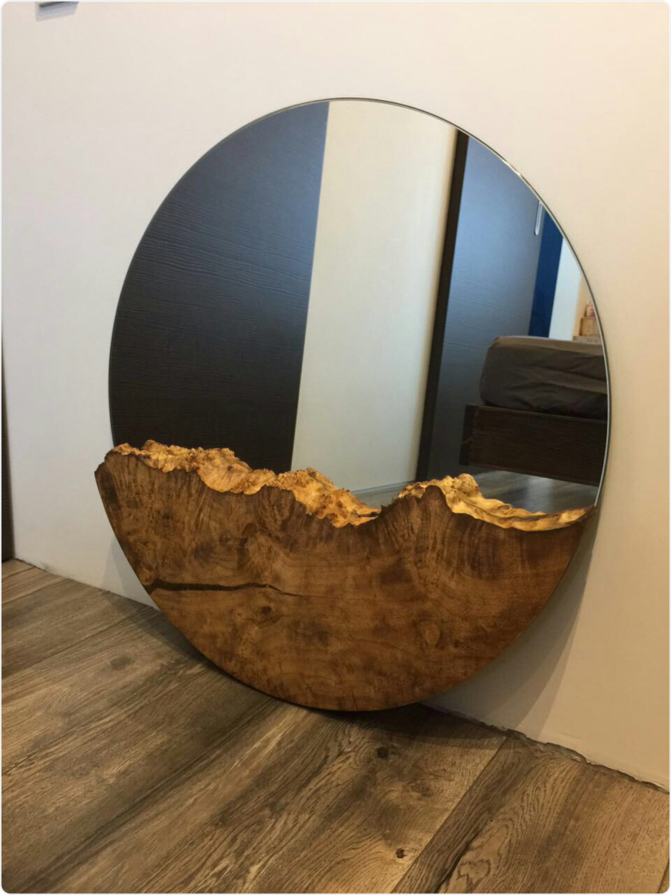 Компьютерный стол из цельного дерева