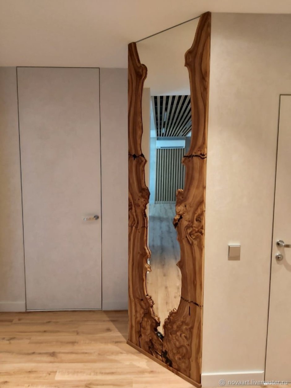 Зеркало из капового карагача