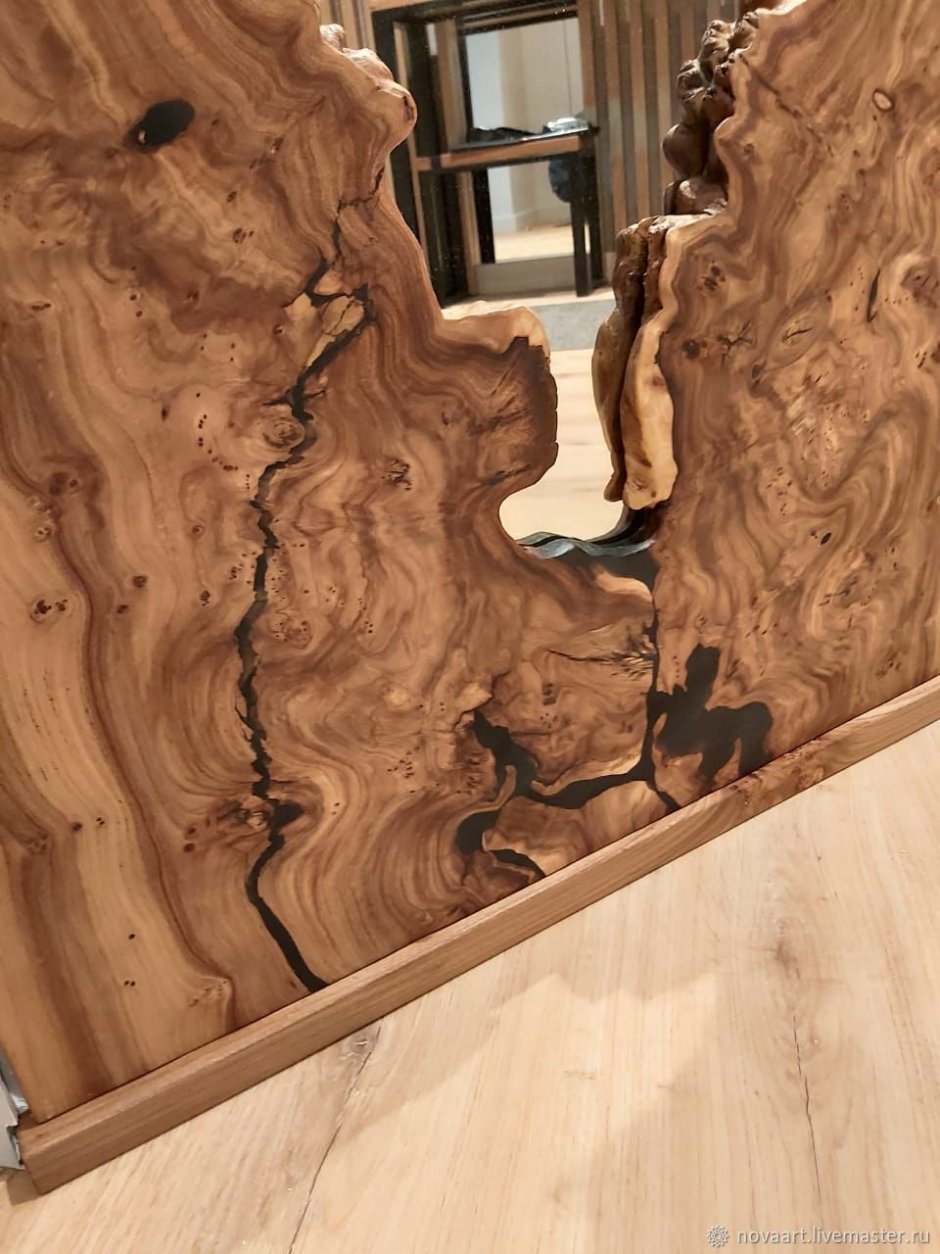 Зеркало из слэбов дерева