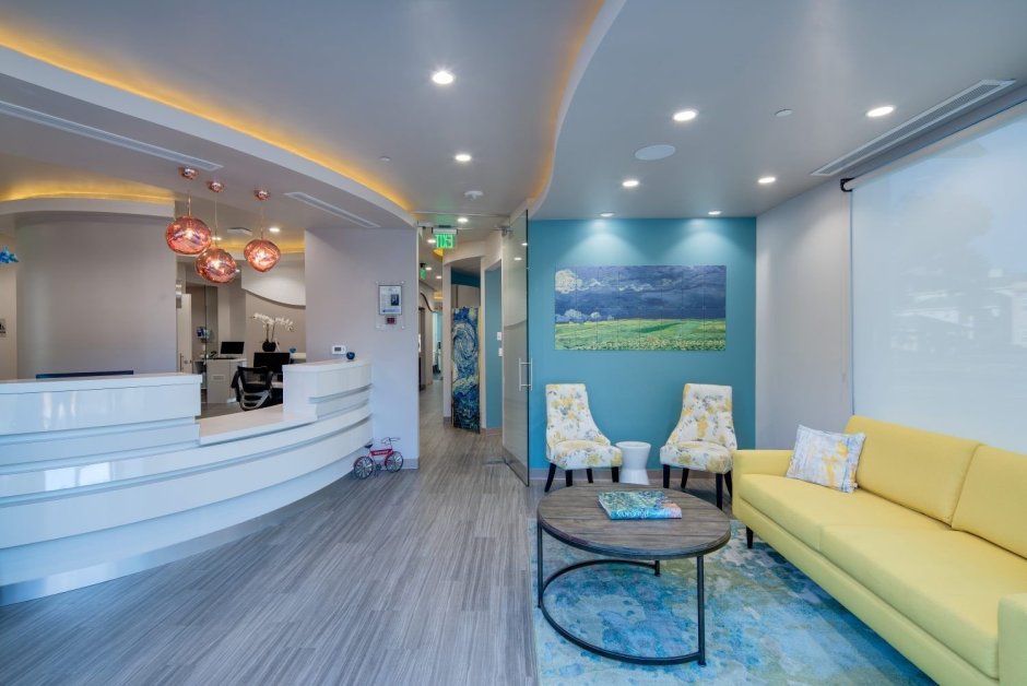 Красивая стоматологическая клиника Америка