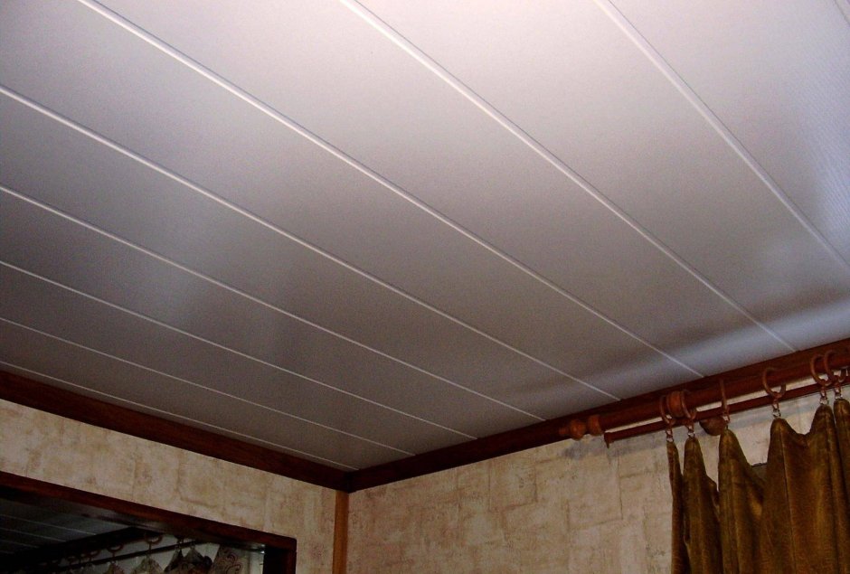 Потолок из МДФ панелей