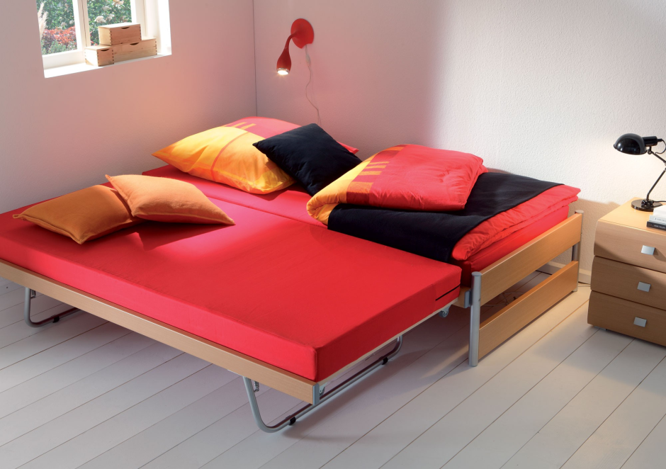 Складная двуспальная кровать