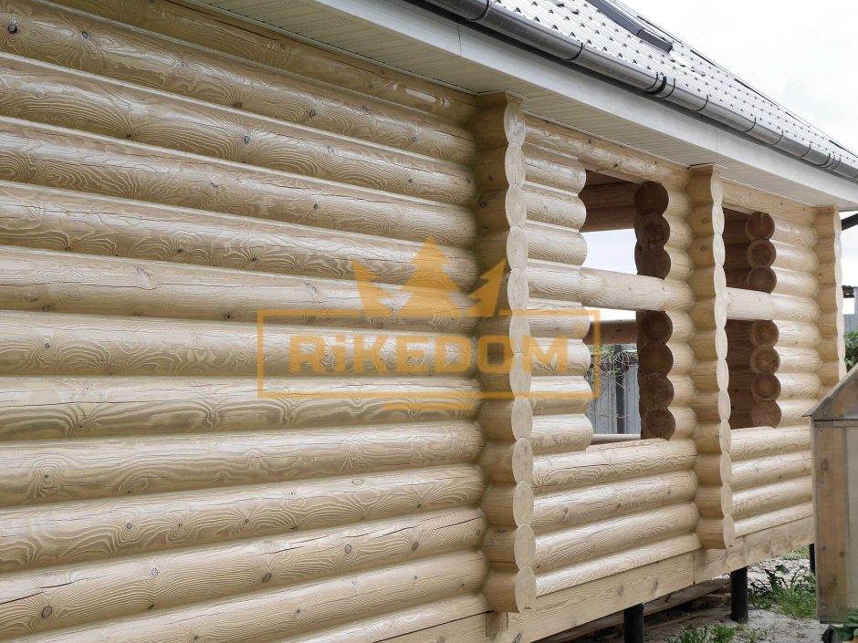 Крашеный сруб