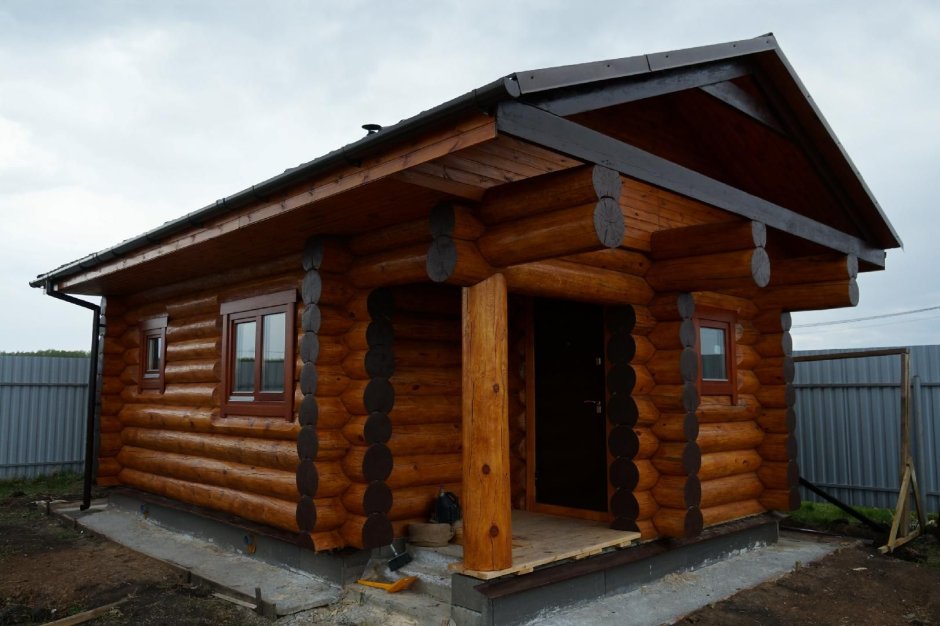 Баня бревенчатая снаружи