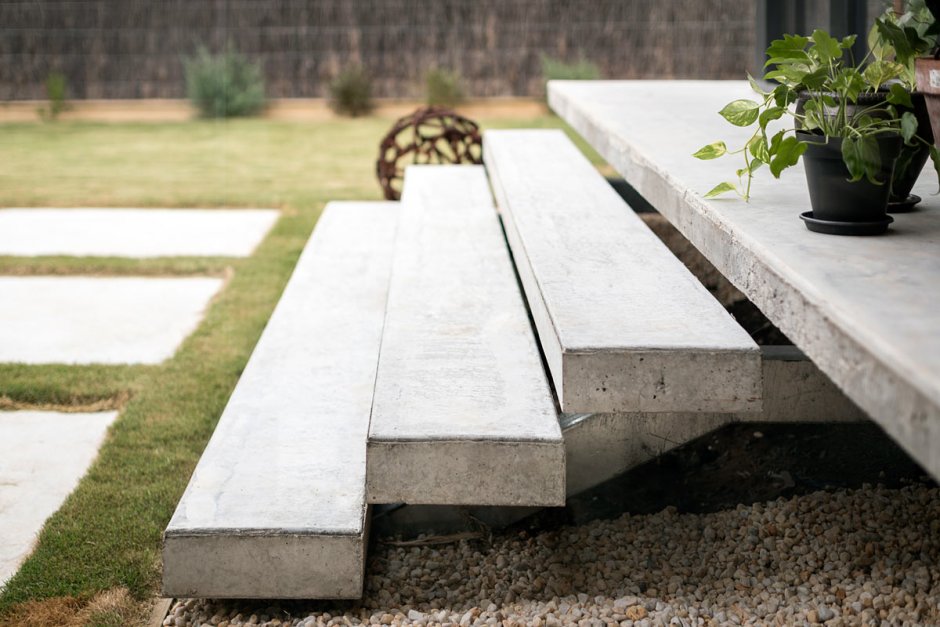 Бетонные плиты для ступеней
