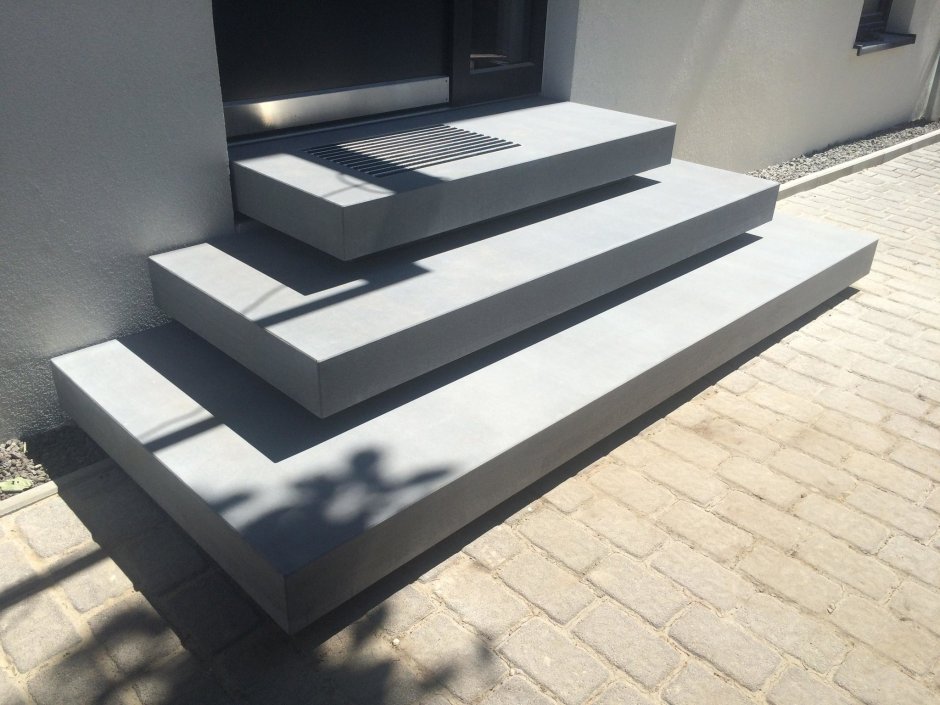 Парящие ступени из бетона