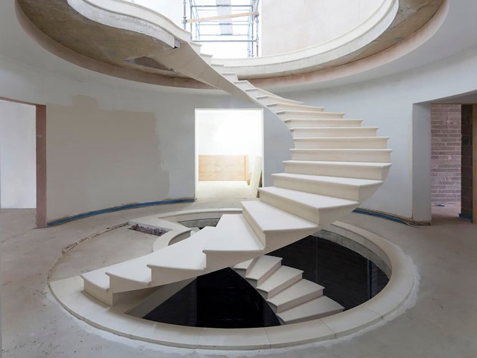 Винтовая лестница из бетона