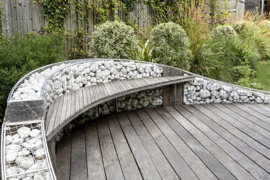 Бетонная лестница в интерьере