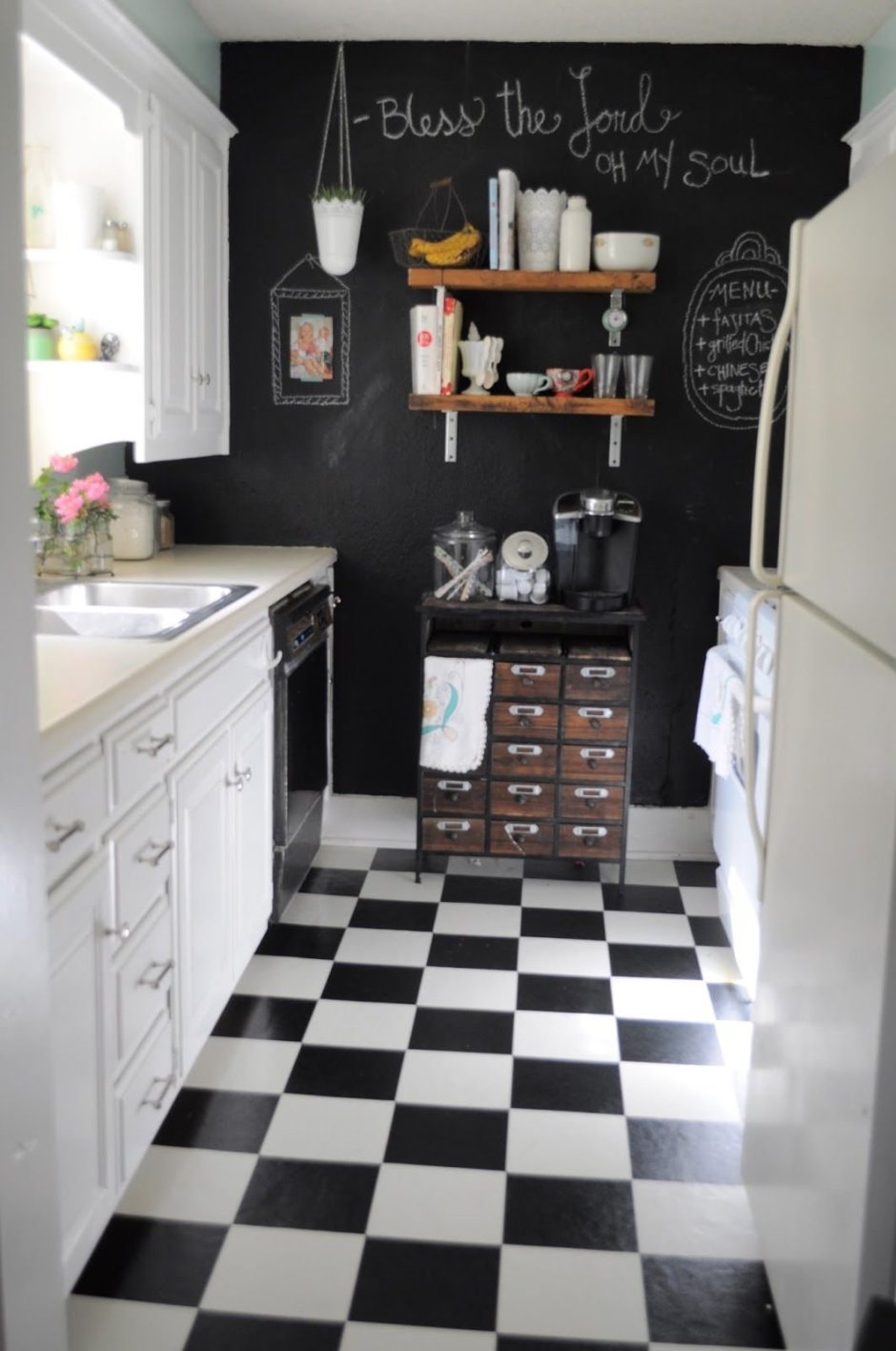 Плитка напольная для кухни черно белая