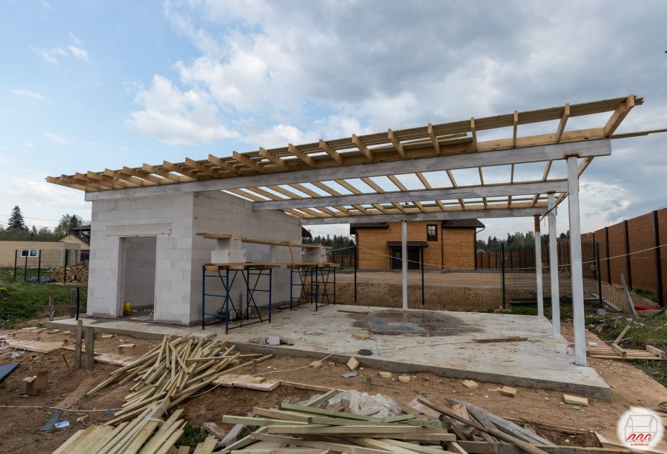 Односкатный навес с хозблоком