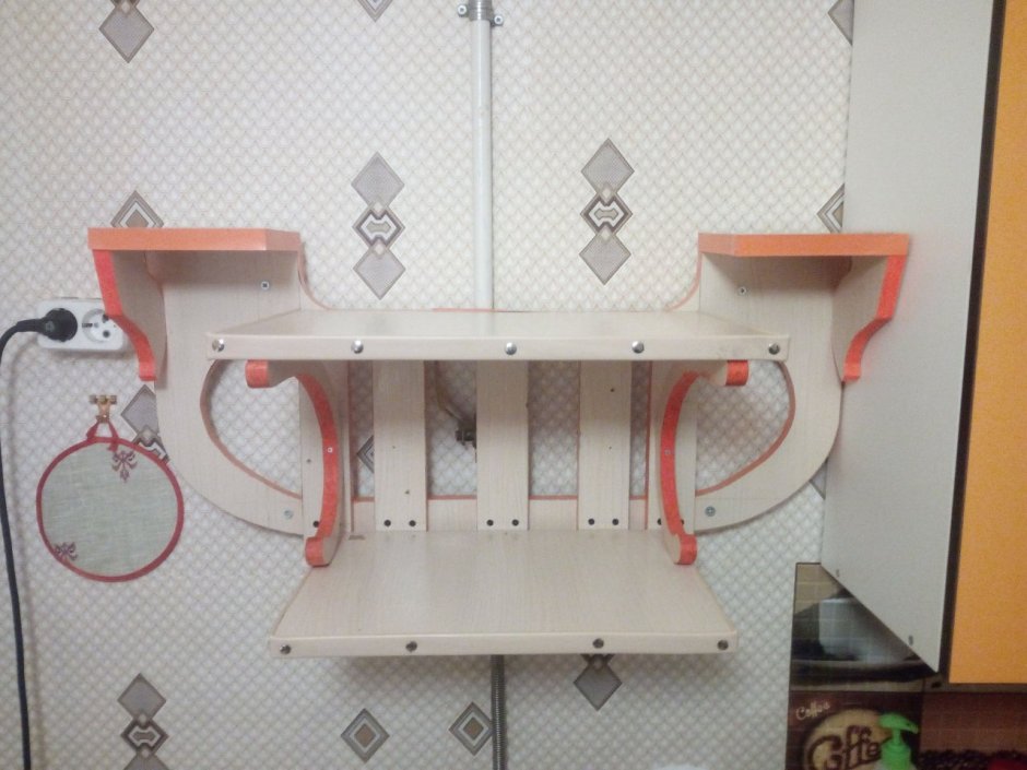 Полочка под микроволновку из дерева