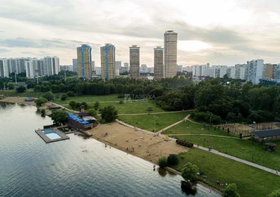 Пляж Строгинский Затон Строгино