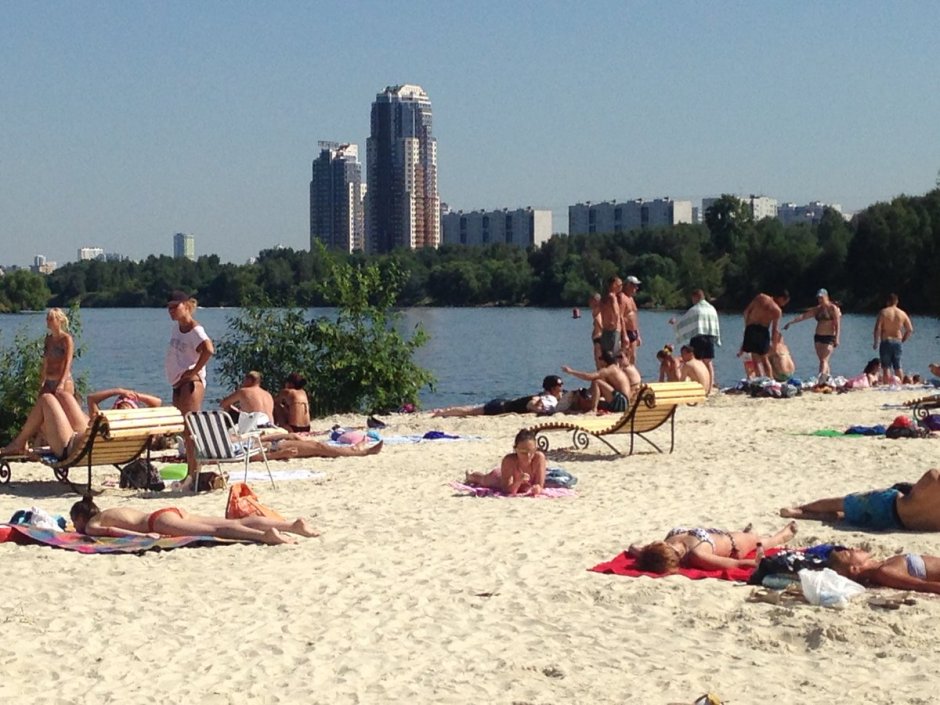 Пляж Строгинская Пойма в Москве