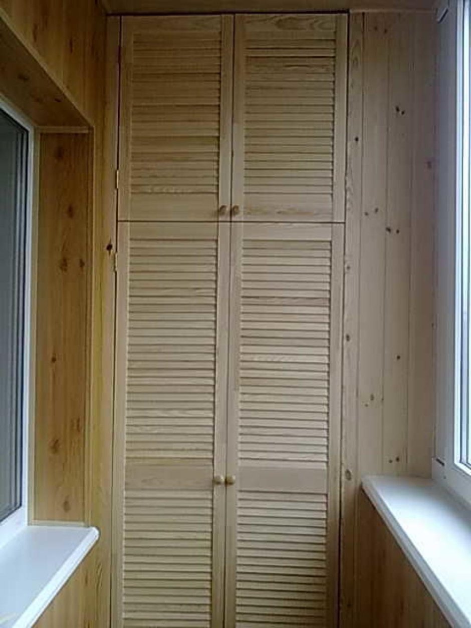 Шкаф жалюзи на балкон