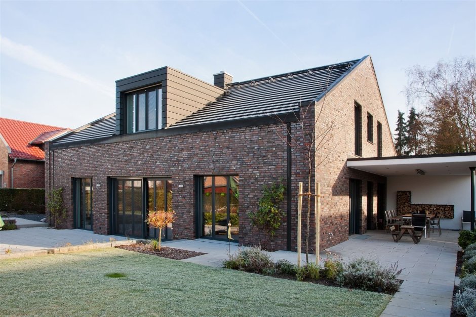 Дом кирпичный одноэтажный с эркером 100 кв м