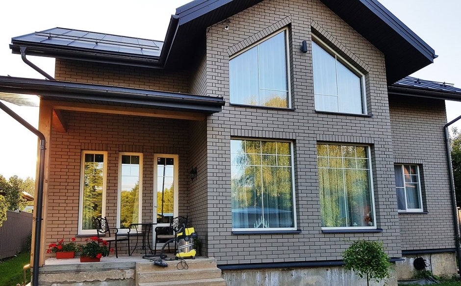 Фасад окон в частном доме