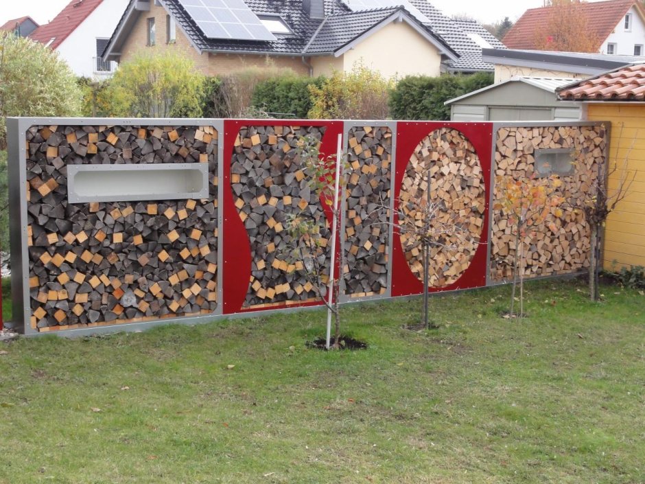 Дровник декоративный