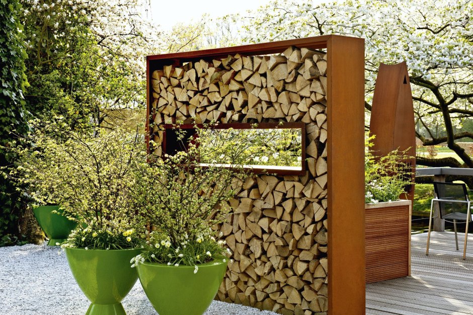 Деревянный забор из дров