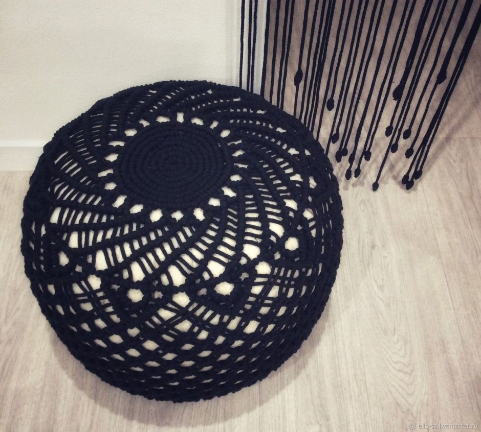 Макраме пуфик