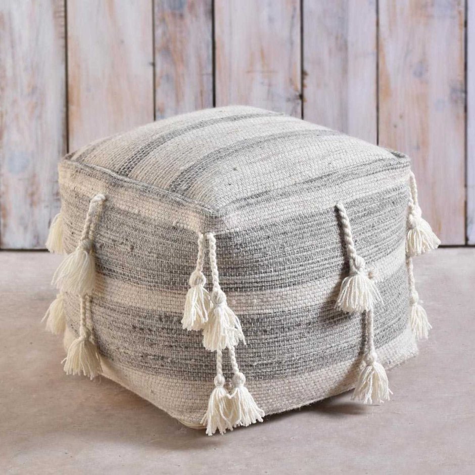 Макраме пуфик