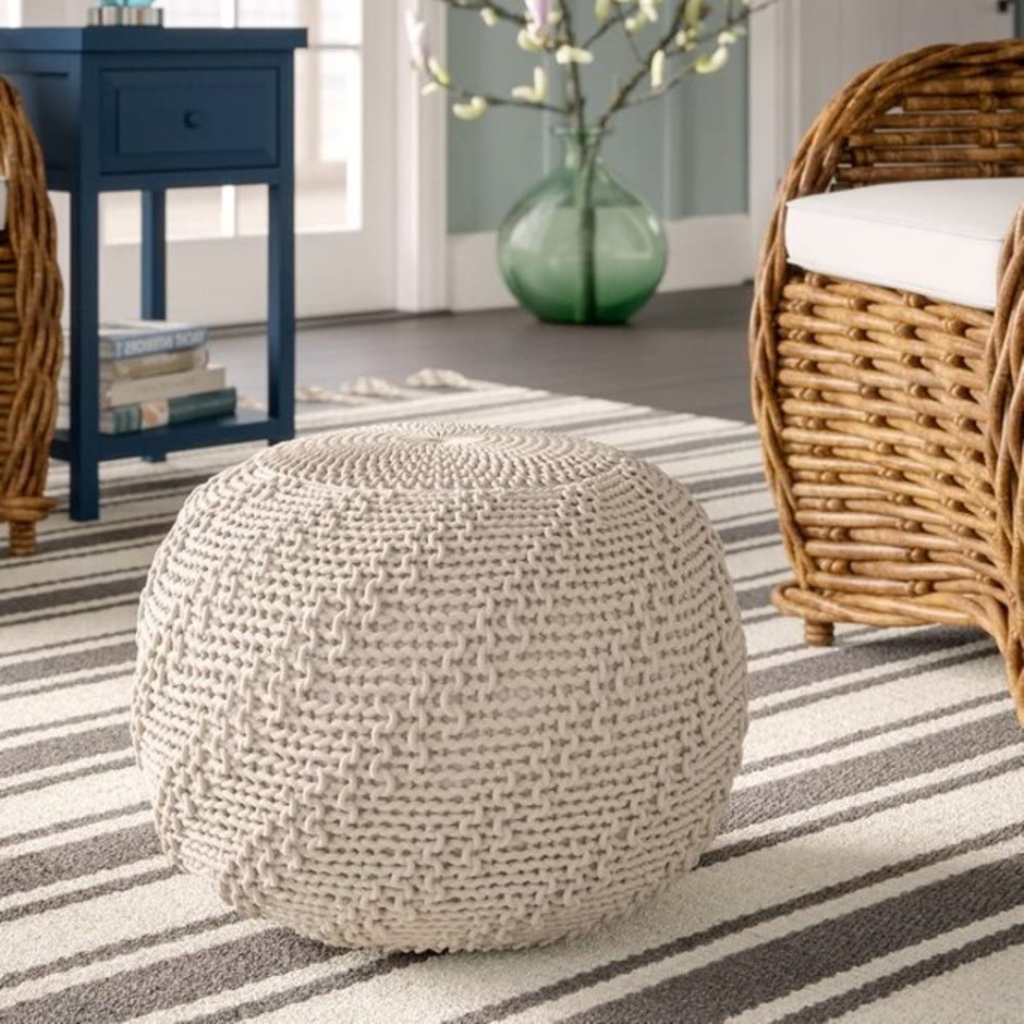 Плетеная тумбочка