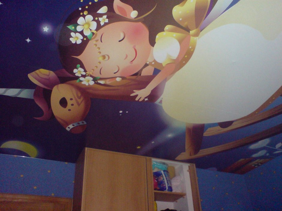 Потолки с рисунком в детскую