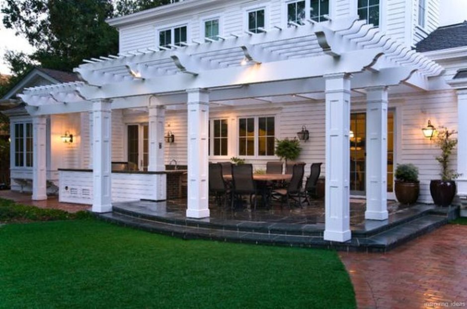 Терраса с колоннами