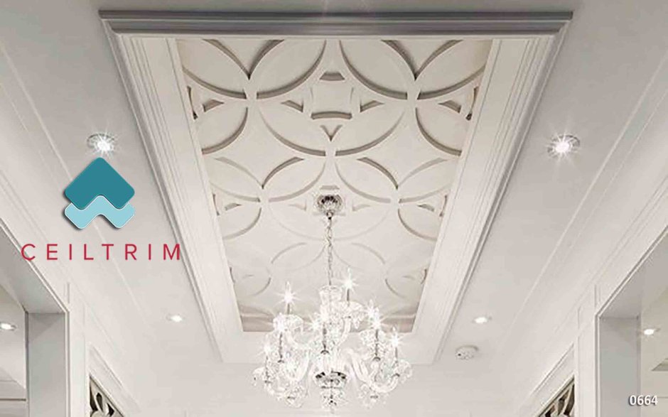 Потолок из молдингов